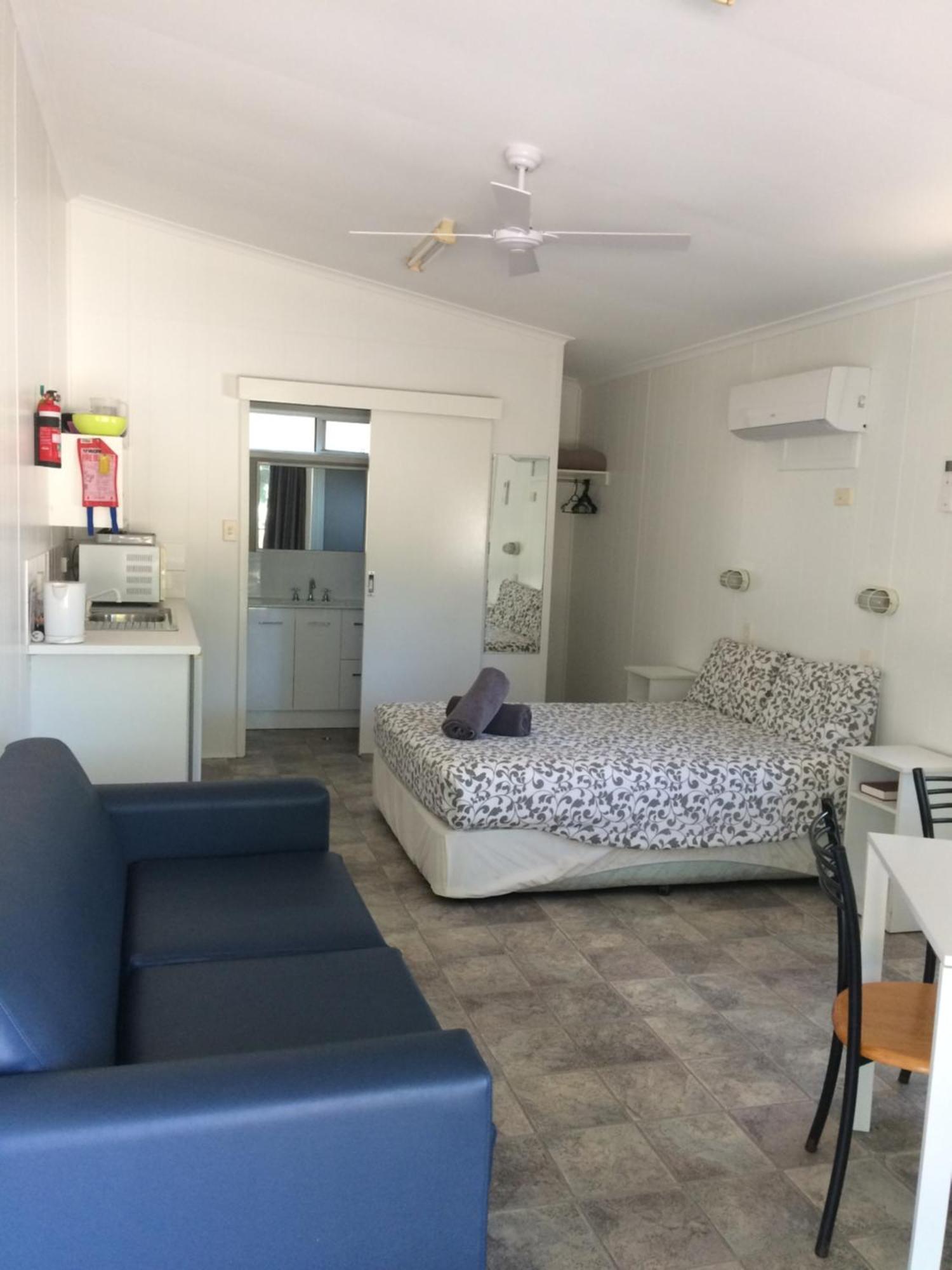 Del Rio Riverside Resort Wisemans Ferry Room photo